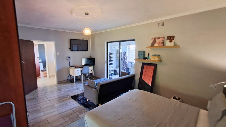 5 Bedroom Property for Sale in Bergsig Western Cape